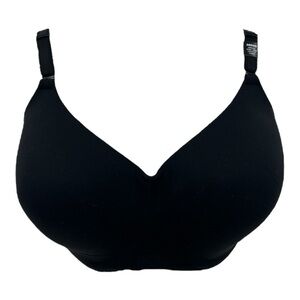 NWT’S Torrid smooth shape bra slightly padded no underwire. Black 38DDD
